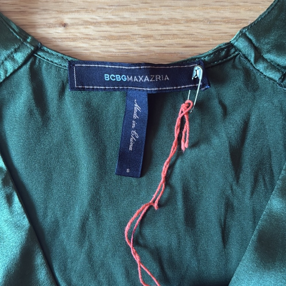 BCBGMaxAzria Forest Green Silk Blouse📍FIRM📍 - Picture 8 of 16
